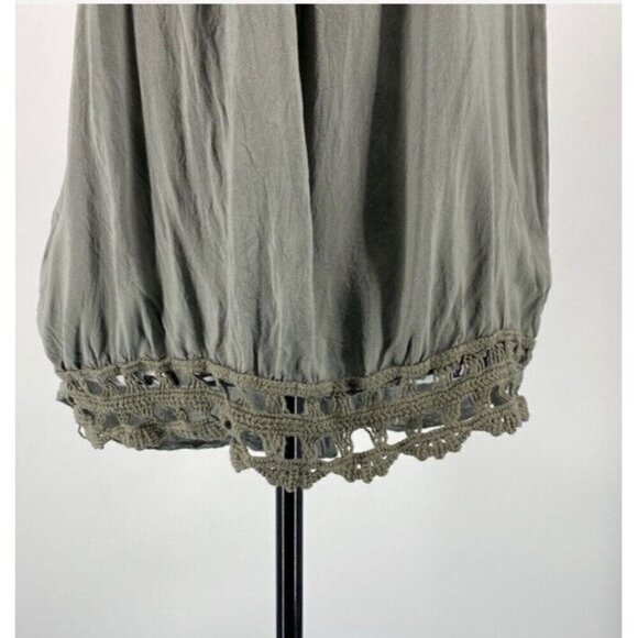 Italian made crochet trim cutout back tank. Olive. Summer Light. One Size - Picture 4 of 7
